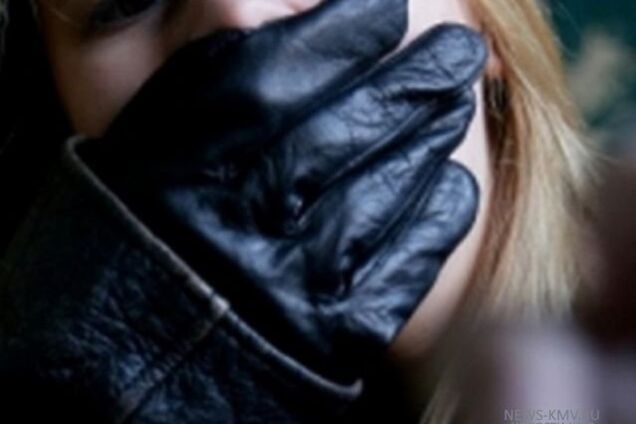 Напал в лесополосе: в Киеве изнасиловали девушку