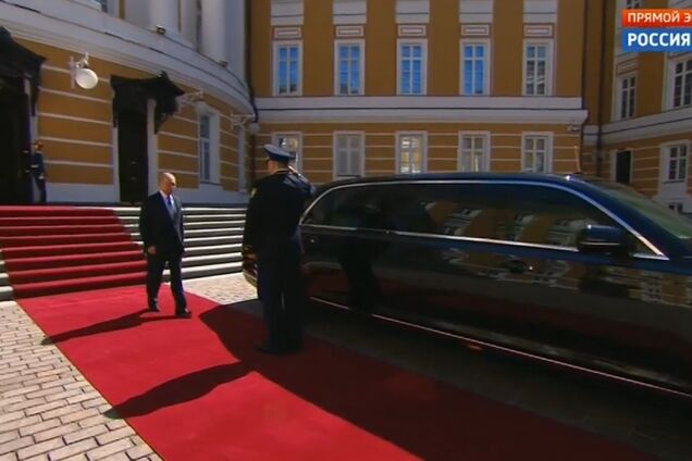 Путин приехал на инаугурацию на личном 'броневике'