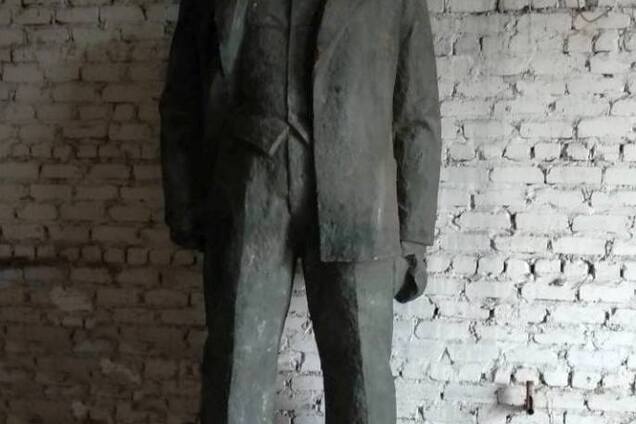 Памятник Ленину выставили на торги на Харьковщине