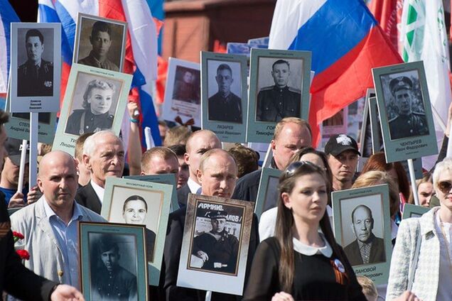 Портников разнес участников 'Бессмертного полка' в России