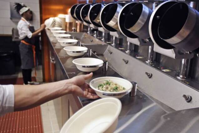 Готують роботи: в США ресторан здивував нововведенням