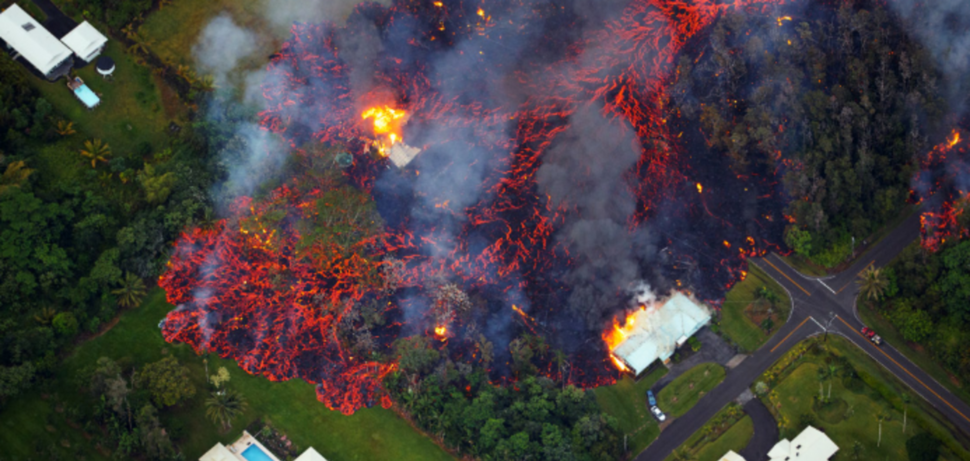 Лава злітає на 70 метрів: з'явилися фото виверження вулкану на Гаваях