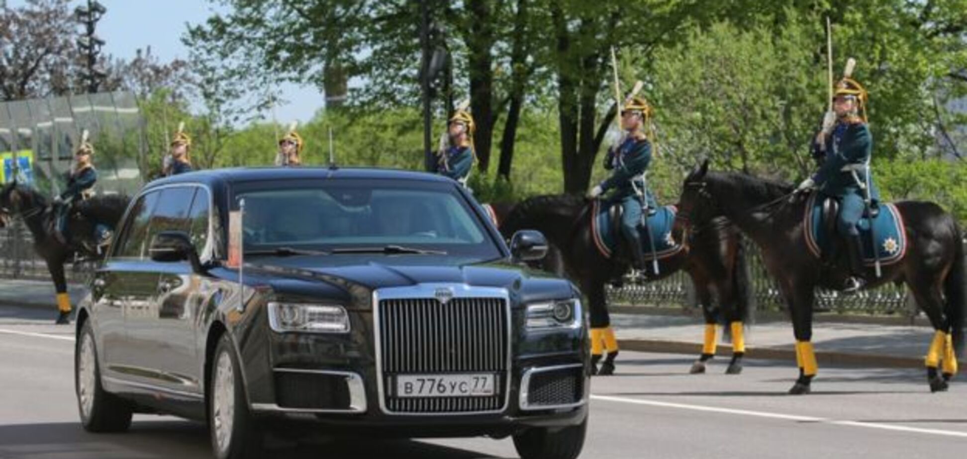 Новый 'броневик' Путина: 8 интересных фактов