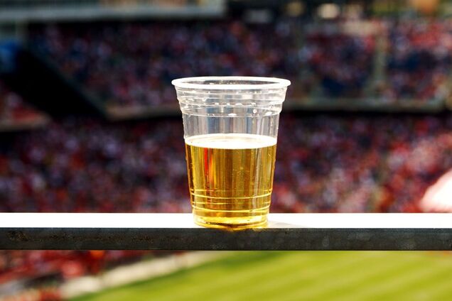 Россию предупредили о тяжелых последствиях алкогольного запрета на ЧМ-2018