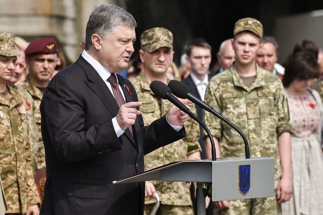"Нічого спільного з агресором": Порошенко розставив крапки над "і" щодо свят в Україні