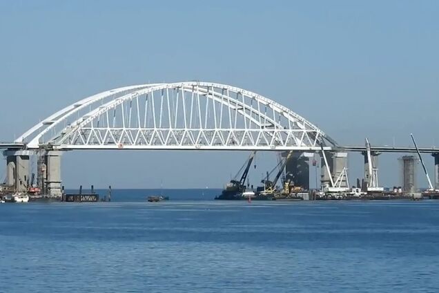 Підірвати не можна використовувати: українці вирішили, що робити з Кримським мостом