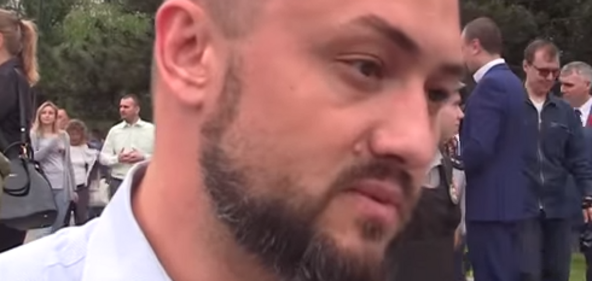 В Николаеве депутату устроили интервью с фаллоимитатором: видеофакт