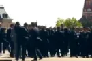 "Деды воевали": в России охрана Путина жестко оттолкнула ветерана