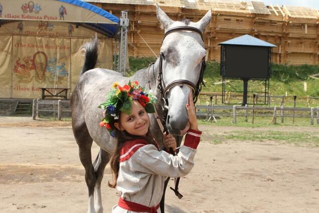 Под Киевом состоится показ уникальной коллекции лошадей и пройдет фестиваль детского и молодежного творчества 'Славница'