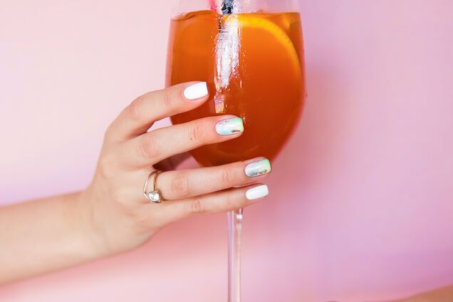 Названы главные тренды летнего маникюра-2018: фото примеров