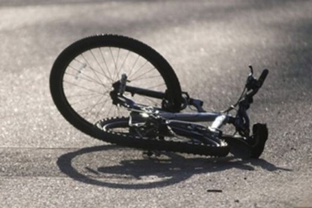 Дубль два: у Києві автомобіль збив 11-річну дитину на велосипеді