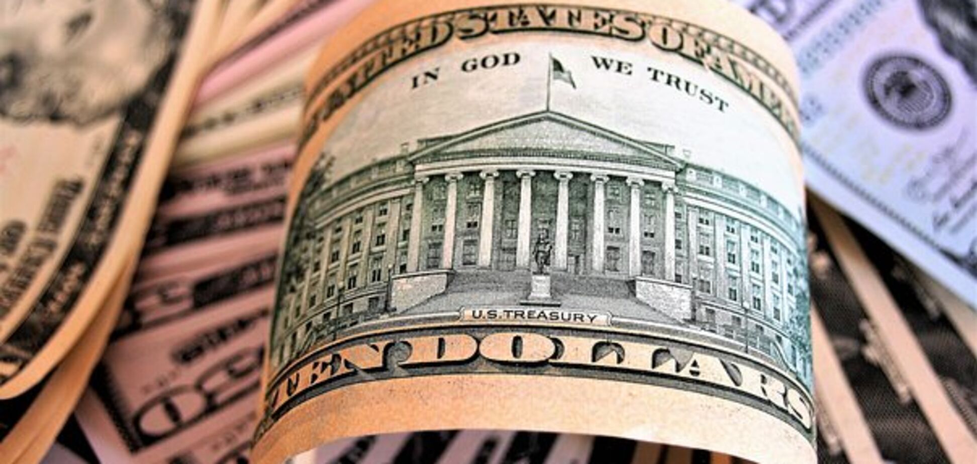 В Украине доллар вырос в цене
