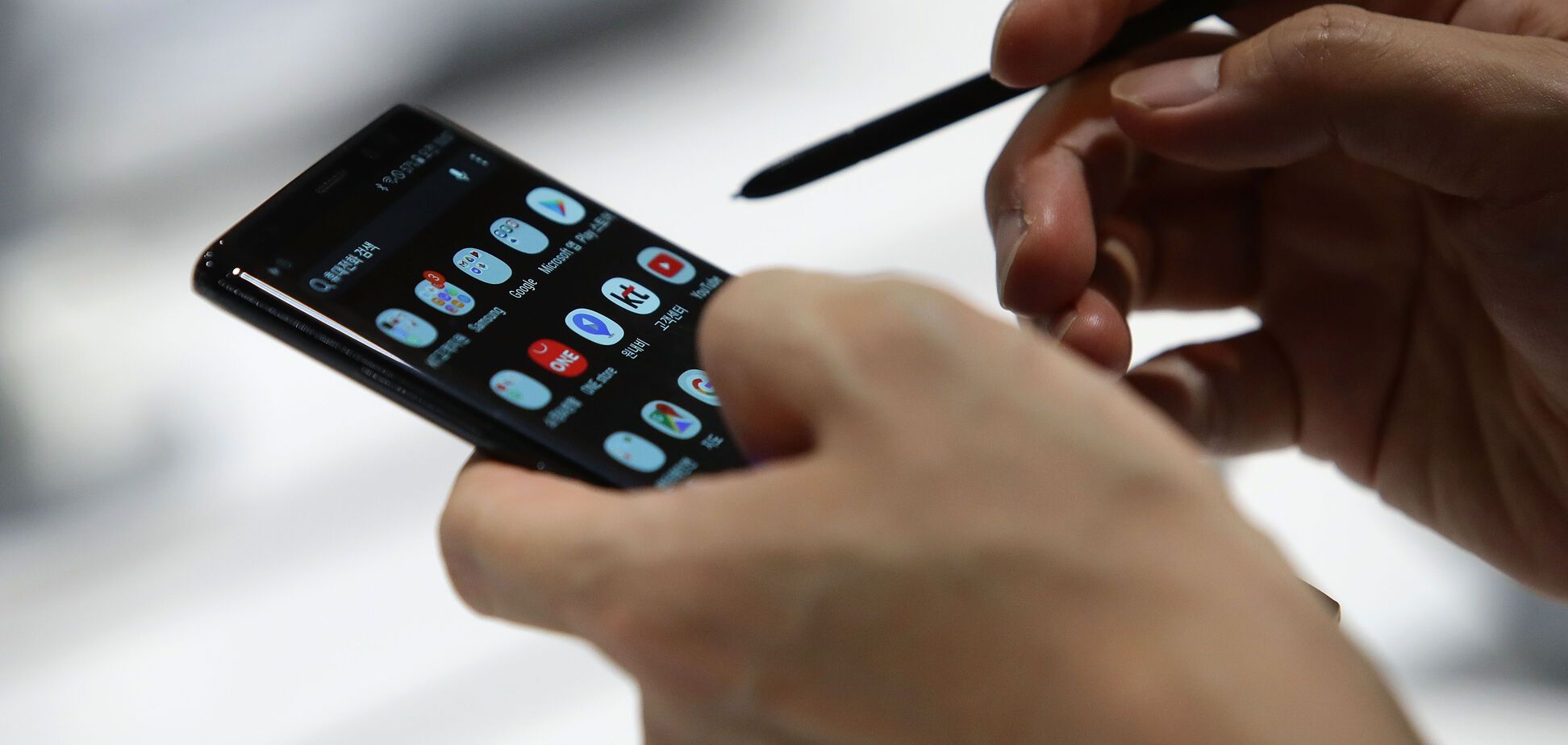 Инновации для бизнеса: в Украине позволят регистрировать расчет с помощью смартфона