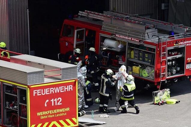 На немецком заводе BMW произошел масштабный пожар: фото инцидента