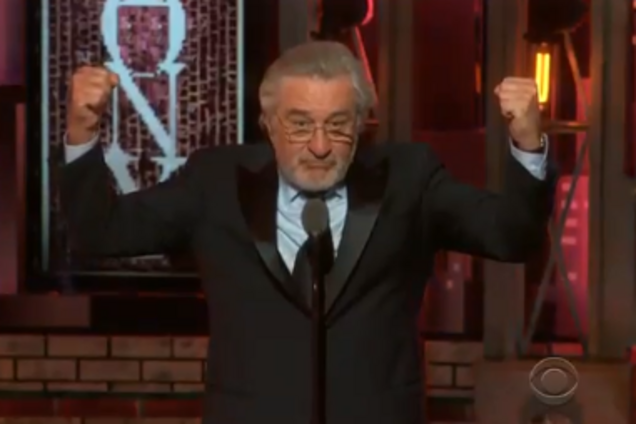 Легендарный актер жестко обматерил Трампа в прямом эфире