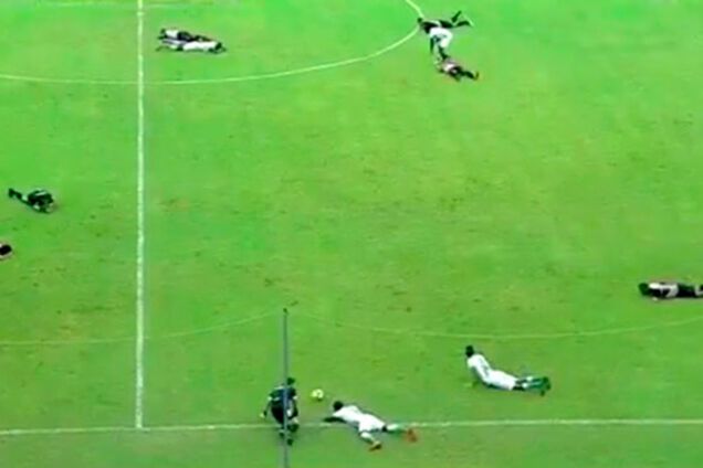 В Еквадорі футбольний матч перервали з незвичайної причини