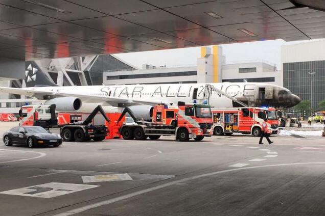 В аеропорту Франкфурта загорівся літак, є постраждалі: фоторепортаж з місця НП