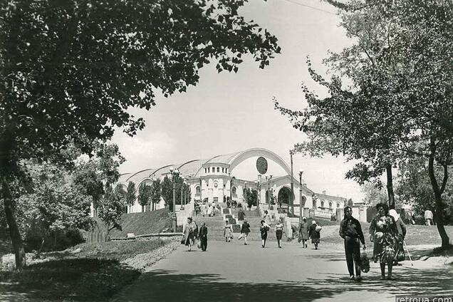 Як виглядав Сінний ринок в Києві в XX столітті: унікальне фото