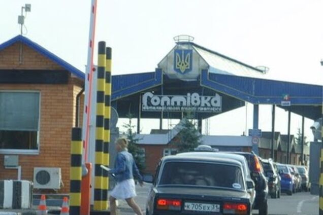 Росія закрила кордон для транспорту з України: прикордонники відповіли