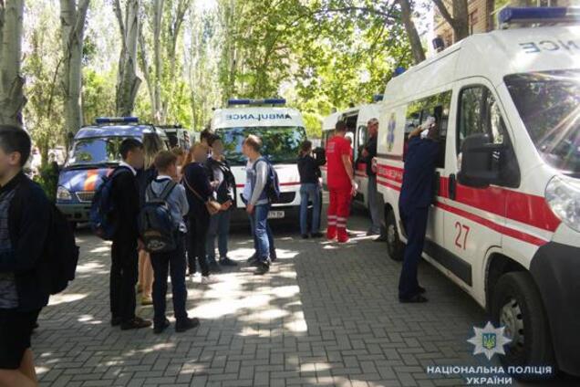 Эвакуировали 400 человек: полиция нашла отравителя 36 школьников в Николаеве