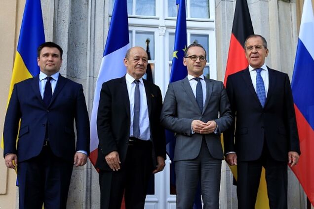 Встреча 'нормандской четверки': международник объяснил, чего требуют от Украины