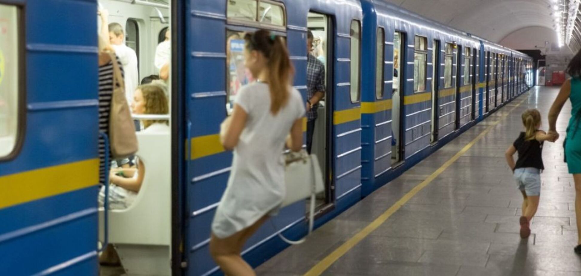 Уважаемые пассажиры! В киевском метро зазвучат новые голоса