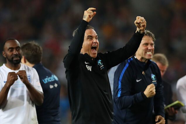 Робби Уильямса 'затравили' в Англии за прогиб перед Путиным на ЧМ-2018