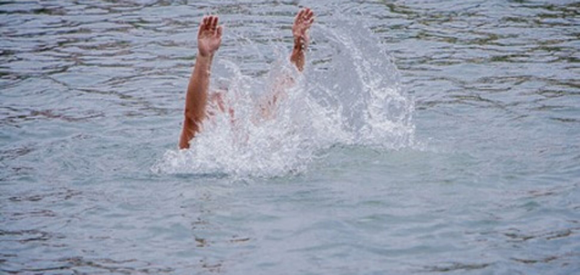 Под Запорожьем утонул рыбак, который пытался спасти свою удочку