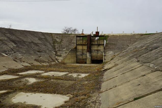 Решения проблемы нет: оккупанты исчерпали ресурс воды в Крыму
