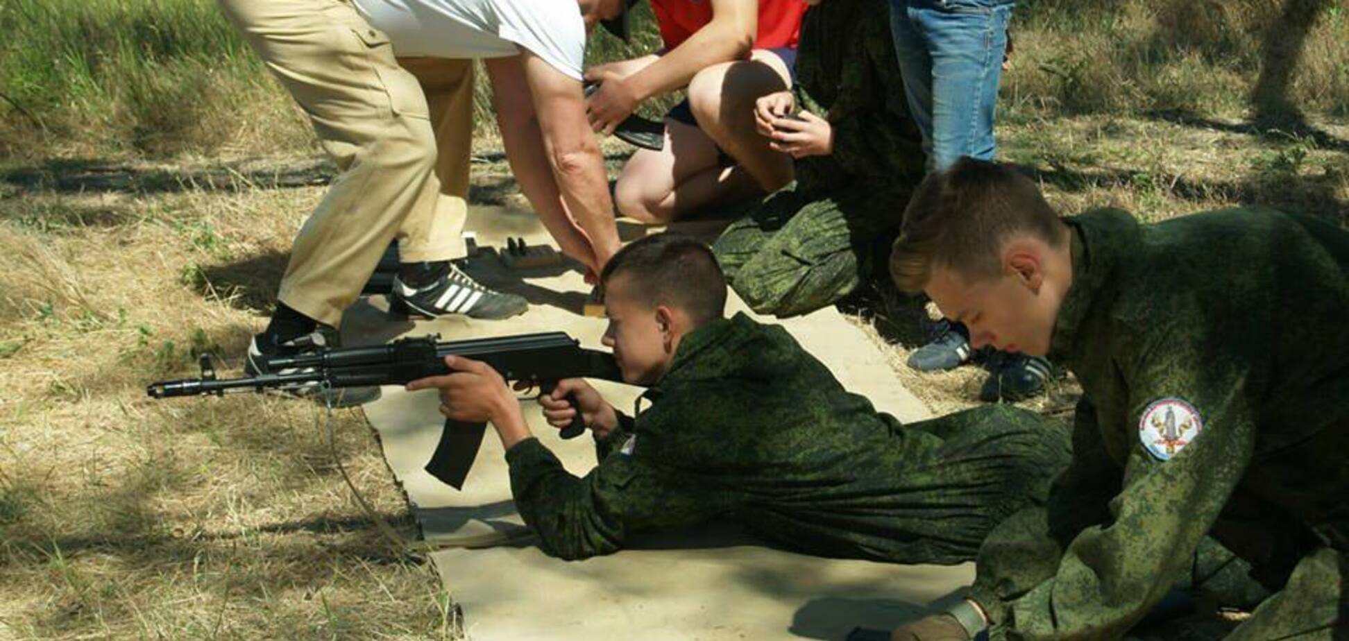 Дети в Крыму помогают ФСБ ловить украинцев – постпред Порошенко