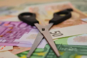 Гроші чи життя: в "Охматдиті" лікар вімагав хабар за влаштування онкохворої дитини