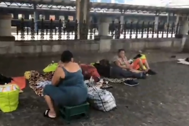 'Приехали из Донецка': в Киеве показали новое поселение ромов