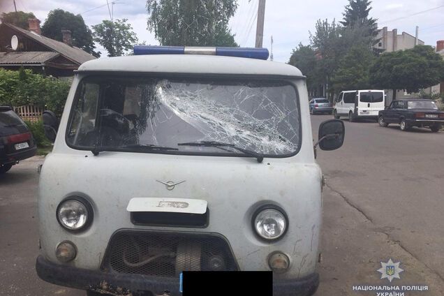 На Рівненщині натовп копачів бурштину напав на поліцейських