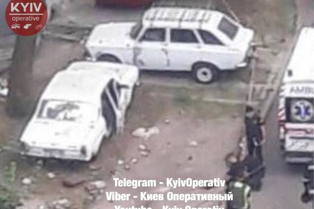 У Києві вибухнуло припарковане авто: поранено 4 дітей