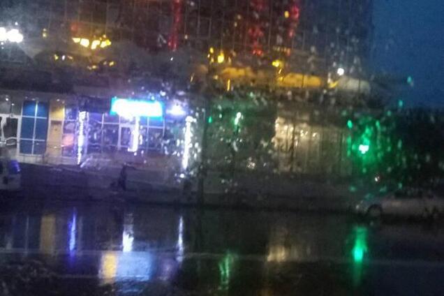 Киев 'утонул' в эпицентре грозы: фото и видео последствий стихии