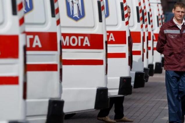 Мчались с 'мигалками': в Киеве заметили колонну 'скорой помощи' 