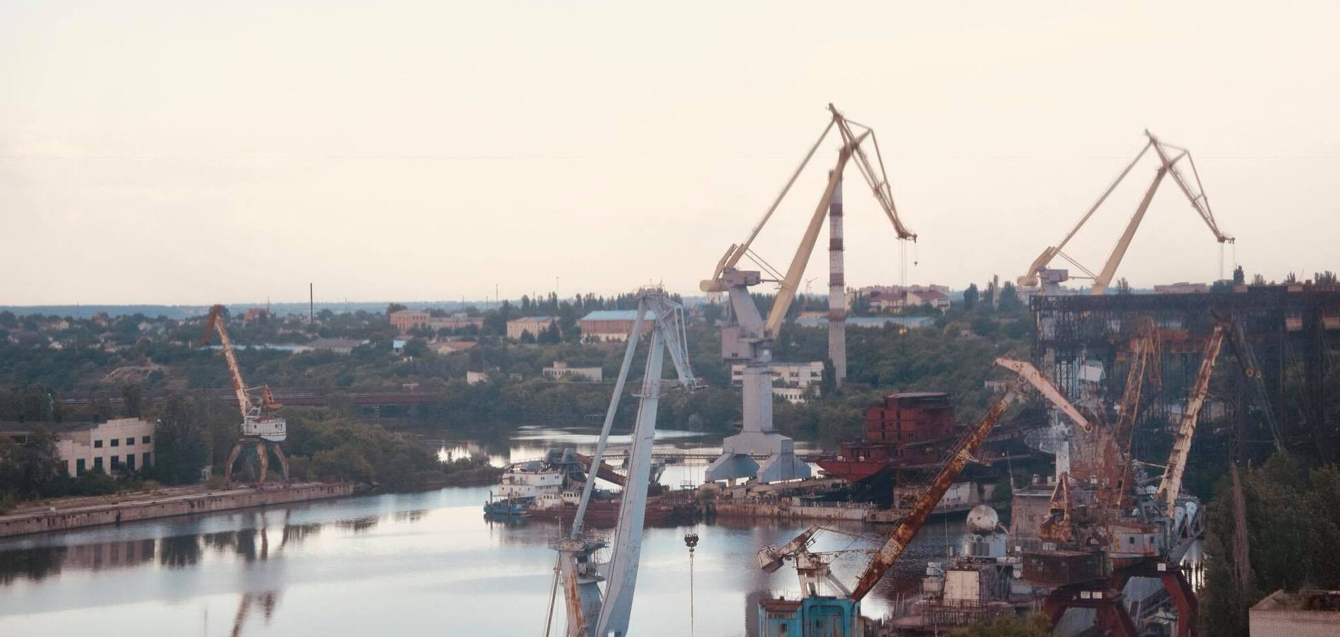 Порошенко помог заводу в Николаеве погасить задолженность по зарплате