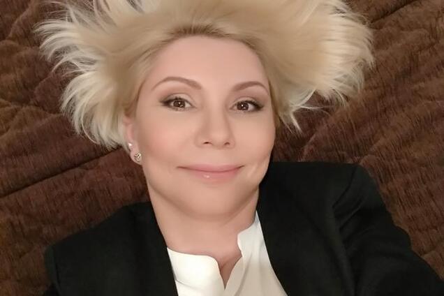 Пародіює Трампа? У мережі висміяли фото Бондаренко, яка 'валяється'