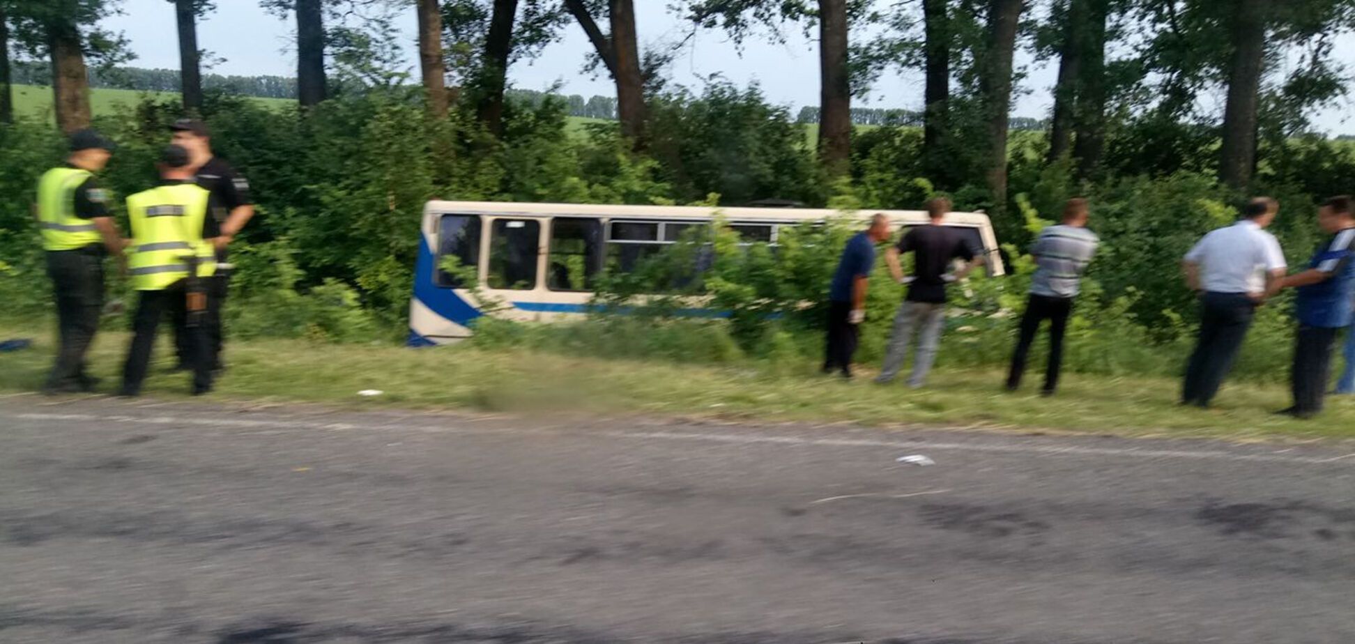 На Сумщине перевернулся рейсовый автобус: пострадали 8 человек