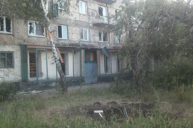 'ЛНР' обстріляла житлові будинки: опубліковано моторошні фото руйнувань