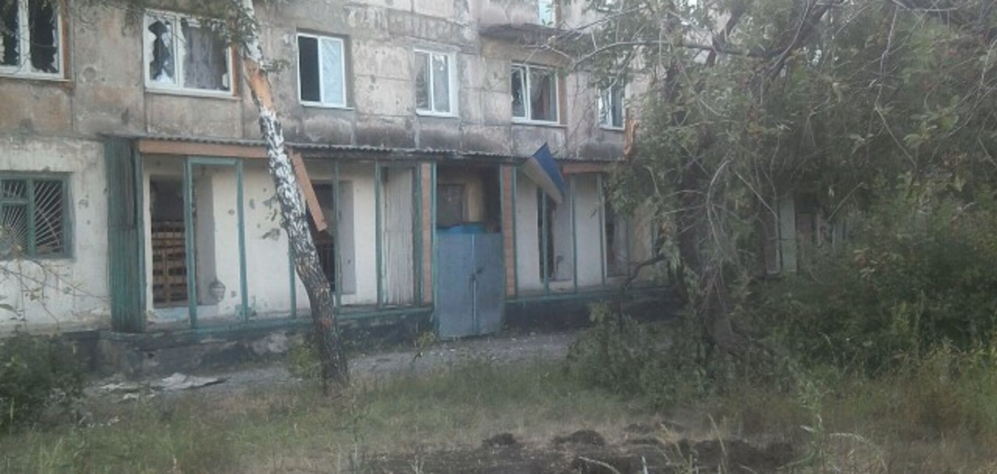 'ЛНР' обстріляла житлові будинки: опубліковано моторошні фото руйнувань