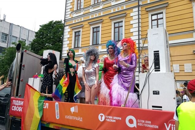 В Киеве прошел марш ЛГБТ: как это было