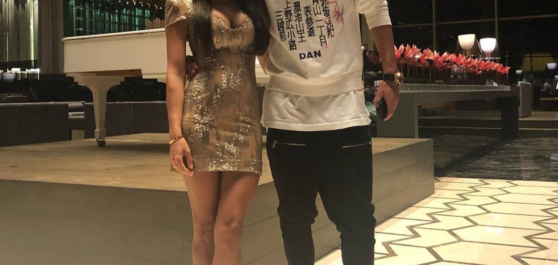 Полуголый Ярмоленко с женой спародировал Криштиану Роналду: фотофакт