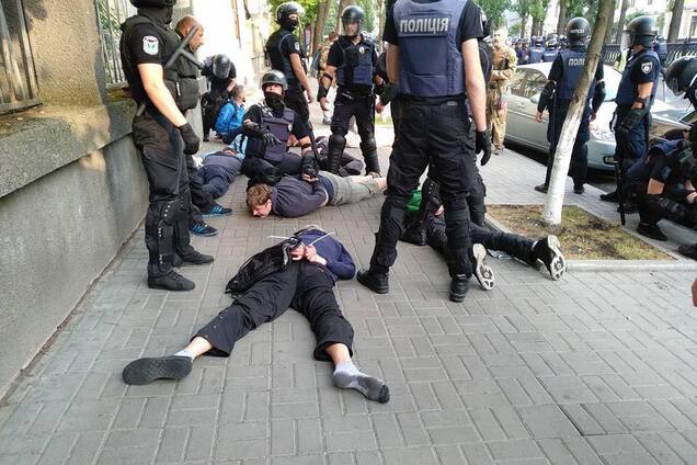 Беспорядки вокруг ЛГБТ в Киеве: блогер объяснил, почему это спектакль