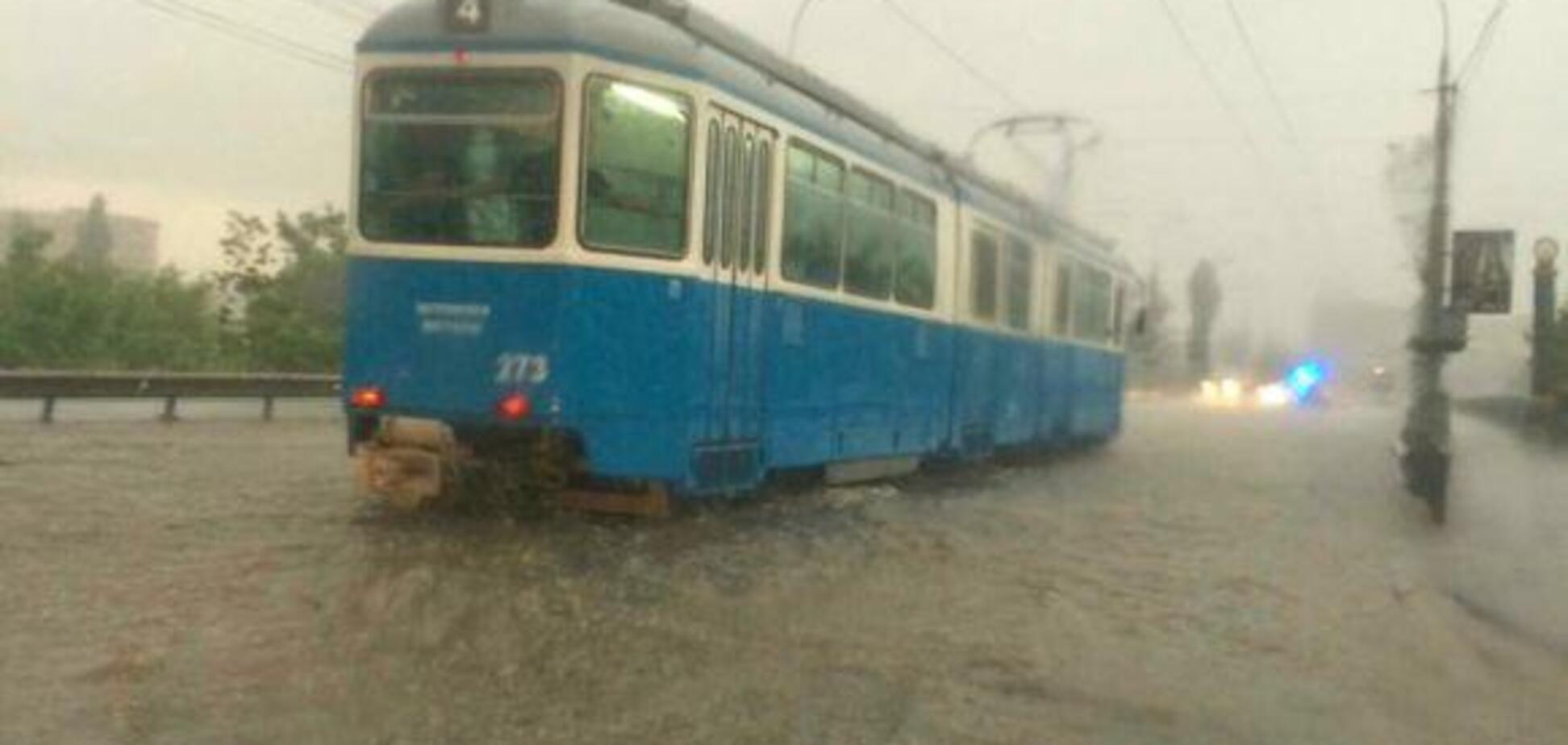В Виннице разбушевалась стихия: фото и видео 'армагеддона'