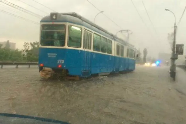 В Виннице разбушевалась стихия: фото и видео "армагеддона"