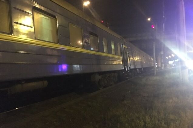 Перевернулось 12 вагонов: под Одессой произошла ж/д катастрофа 