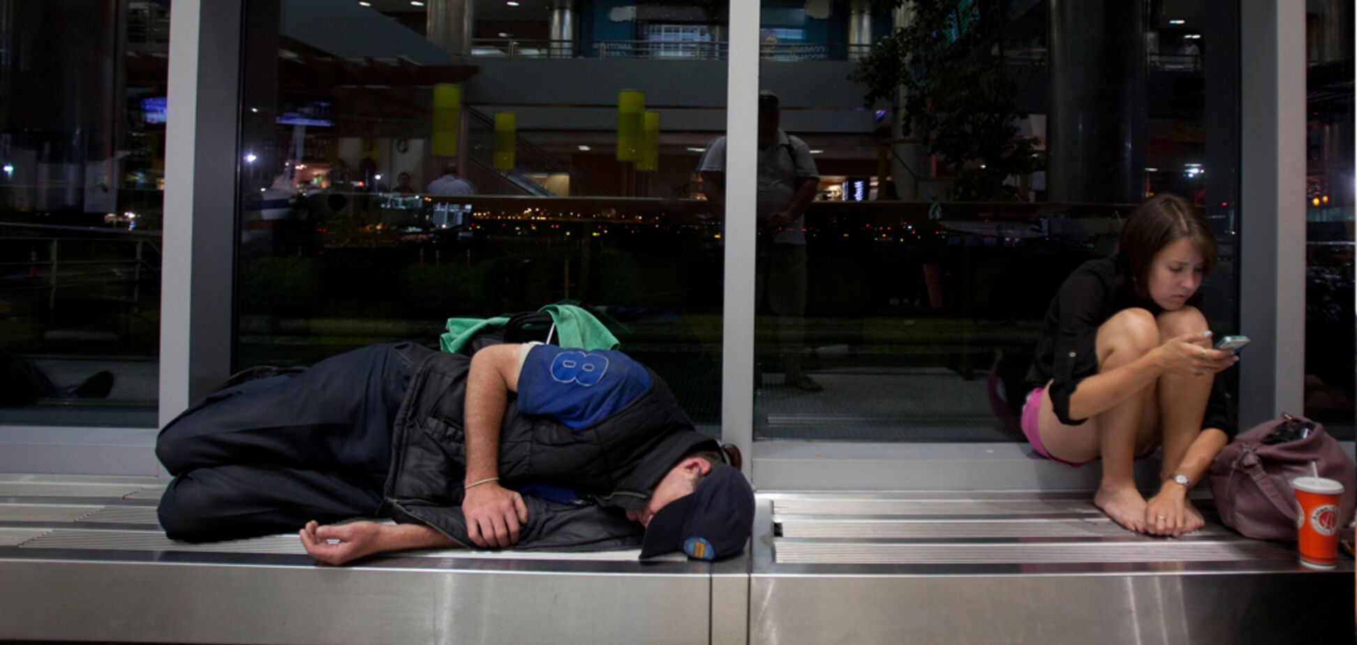 Добу в Жулянах: українська авіакомпанія розлютила пасажирів