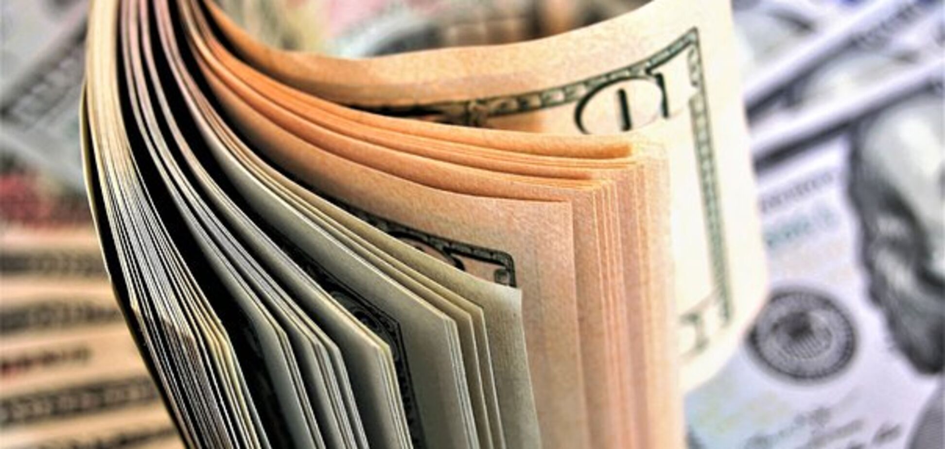 В Украине подорожал доллар