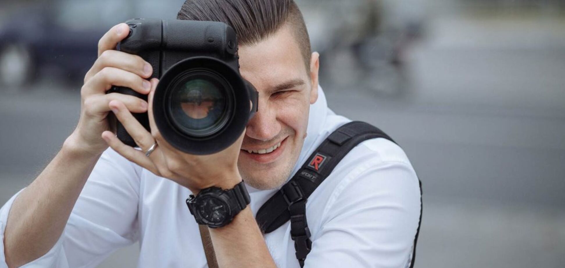 Еротика перед міськрадою: у Львові влаштували пікантну фотосесію